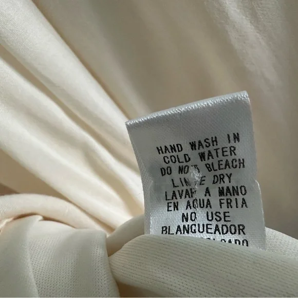 Cream and red dress - Picture 5 of 5